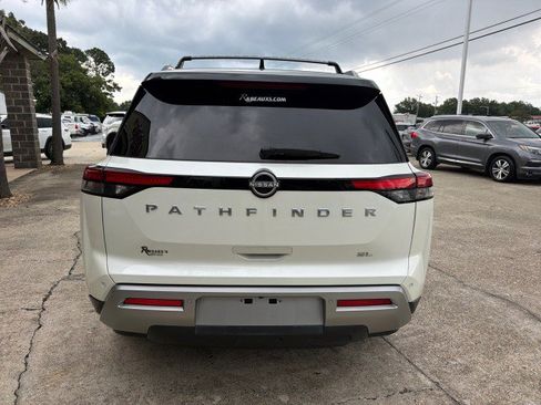 Used 2024 Nissan Pathfinder SL w/ SL Premium Package FWD image 6