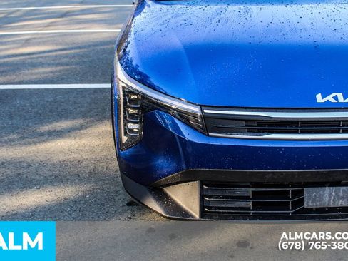 Used 2025 Kia K4 LXS image 12