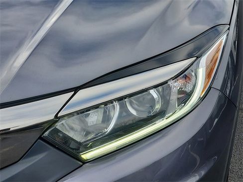 Used 2022 Honda HR-V LX image 9