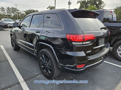 Used 2019 Jeep Grand Cherokee Altitude image 10