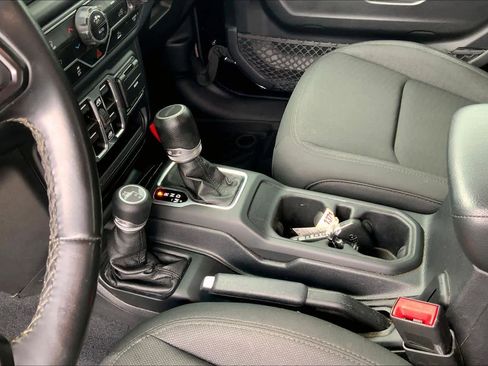 Used 2020 Jeep Gladiator Sport w/ Quick Order Package 24S image 16