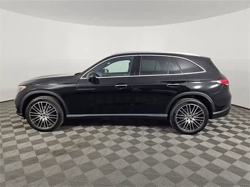 Used 2025 Mercedes-Benz GLC 300 4MATIC image 8