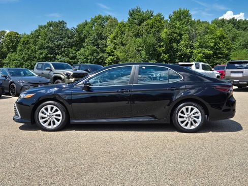 Used 2023 Toyota Camry LE FWD image 2