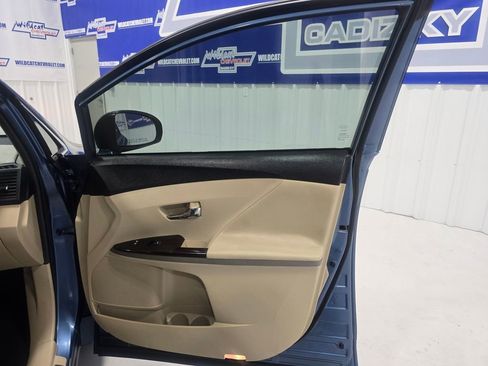 Used 2011 Toyota Venza image 27