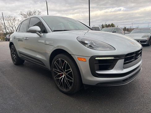 Certified 2024 Porsche Macan S image 6