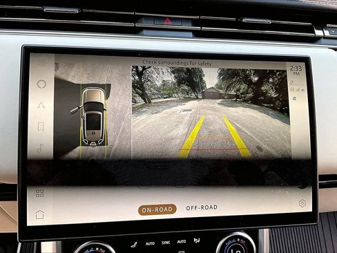 Used 2023 Land Rover Range Rover SE AWD/4WD image 13