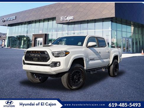 Used 2021 Toyota Tacoma TRD Sport w/ Technology Package RWD image 1