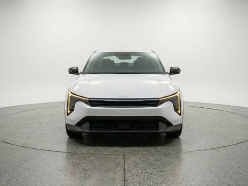 Used 2025 Kia K4 LXS image 2