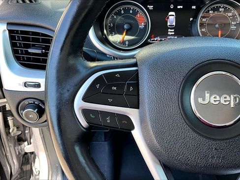 Used 2018 Jeep Cherokee Trailhawk w/ Quick Order Package 27L AWD/4WD image 11