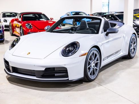 Used 2026 Porsche 911 Carrera T RWD image 12