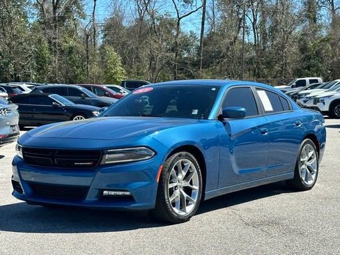 Used 2020 Dodge Charger SXT w/ Plus Group image 4