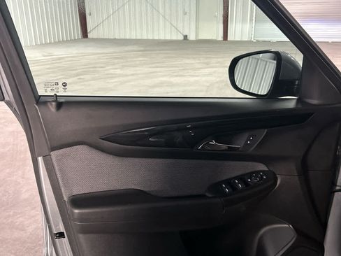 Used 2025 Chevrolet TrailBlazer LT AWD/4WD image 16