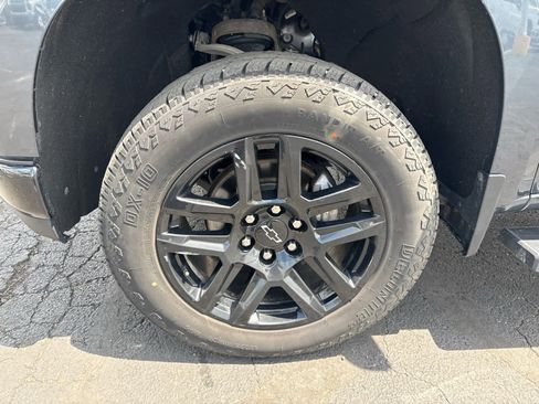 Used 2021 Chevrolet Silverado 1500 Custom Trail Boss w/ Safety Confidence Package AWD/4WD image 9