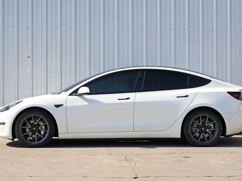 Used 2022 Tesla Model 3 image 8