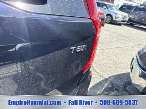 Used 2019 Volvo XC90 T5 Momentum w/ Multimedia Package AWD/4WD image 6