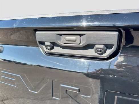 Used 2024 Chevrolet Silverado 2500 LT image 21