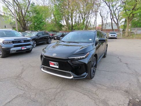 Used 2023 Toyota bZ4X AWD image 1