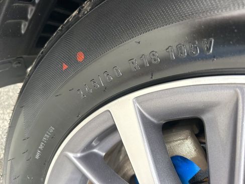 Used 2019 Toyota Highlander XLE image 37