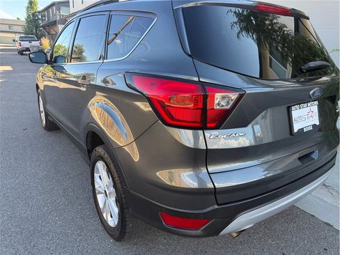 Used 2019 Ford Escape SEL AWD/4WD image 46