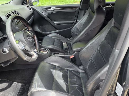Used 2010 Volkswagen GTI 4-Door FWD image 8