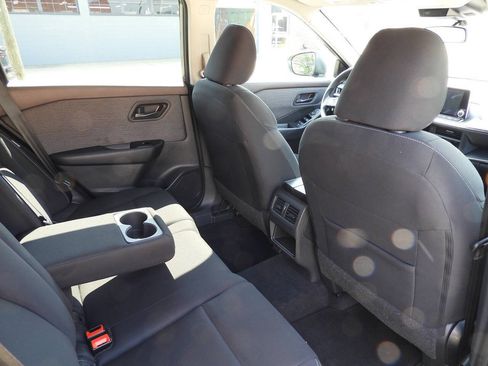 Used 2023 Nissan Rogue S AWD/4WD image 28