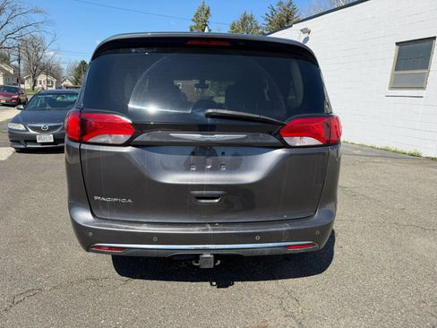 Used 2017 Chrysler Pacifica Touring-L Plus FWD image 15