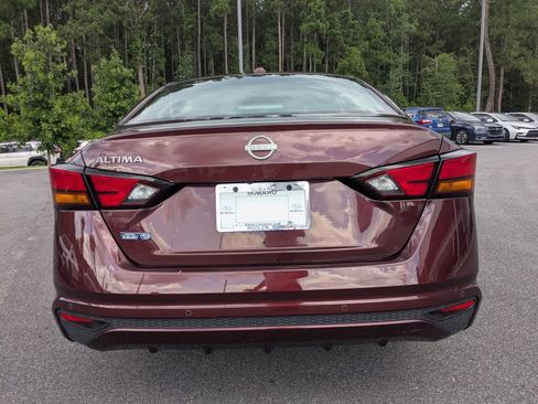 Used 2025 Nissan Altima 2.5 SV FWD image 5