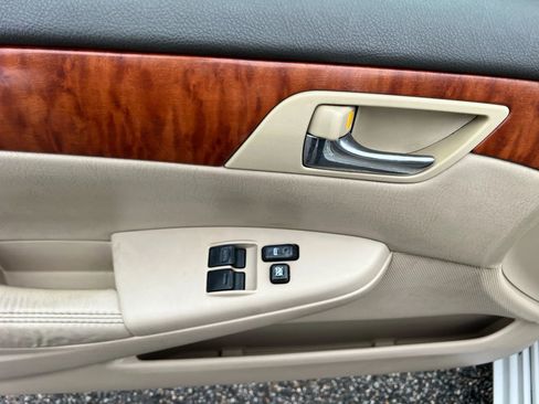 Used 2007 Toyota Solara SLE image 17