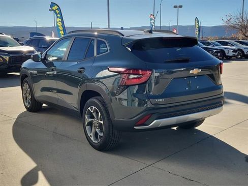 New 2026 Chevrolet Trax LT w/ Driver Confidence Package FWD image 4