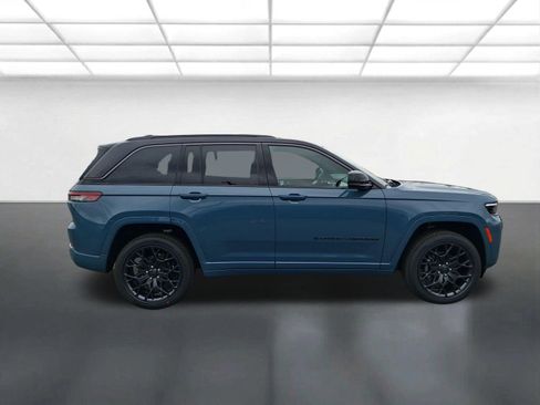New 2026 Jeep Grand Cherokee Summit AWD/4WD image 2