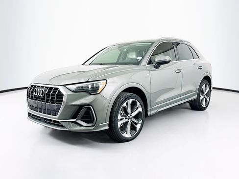 Used 2021 Audi Q3 2.0T Premium w/ Convenience Package AWD/4WD image 3