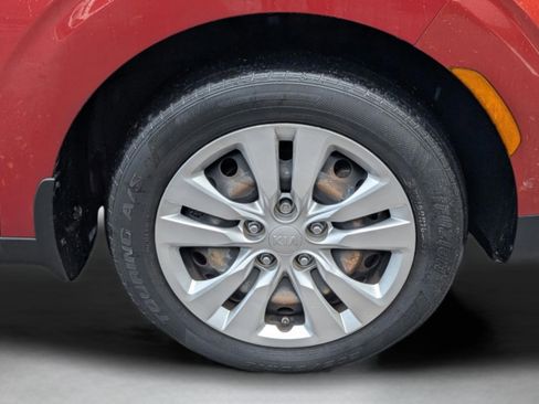 Certified 2021 Kia Soul LX image 10