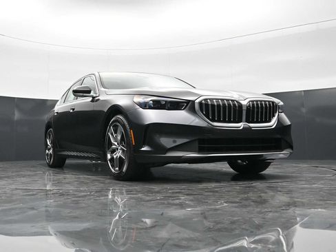 New 2026 BMW 530i RWD image 26