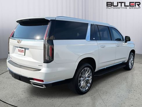 Used 2024 Cadillac Escalade ESV Premium Luxury AWD/4WD image 6