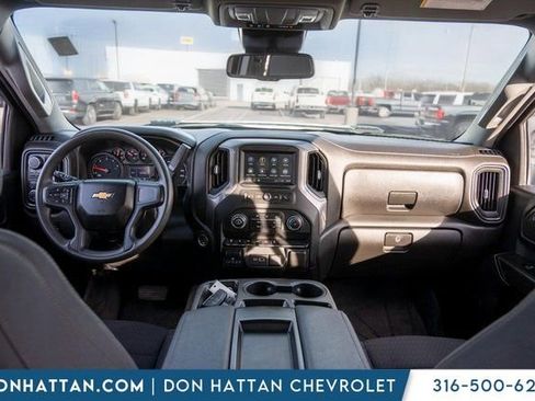 Used 2024 Chevrolet Silverado 2500 Custom w/ Custom Value Package image 3