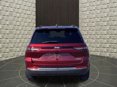 Certified 2025 Jeep Grand Cherokee Laredo X AWD/4WD image 5