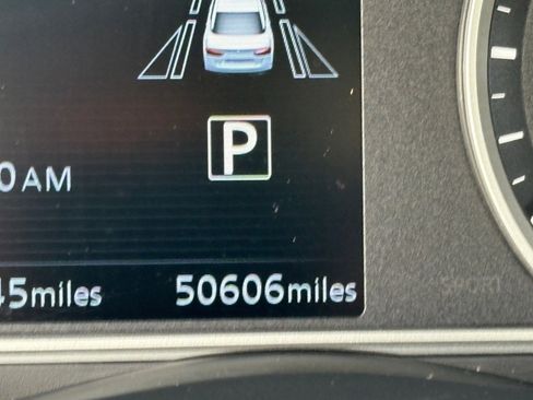 Certified 2020 Nissan Versa SV w/ Trunk Package image 19