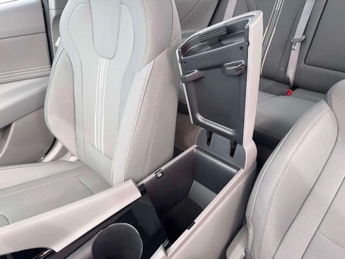 New 2026 Hyundai Elantra SEL Sport FWD image 18