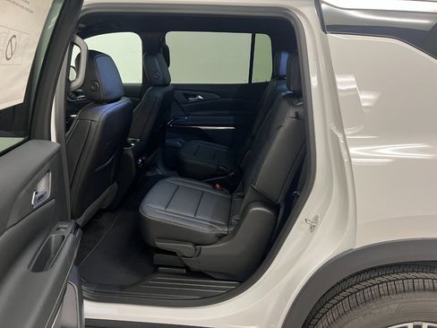 New 2026 Chevrolet Traverse LT image 25