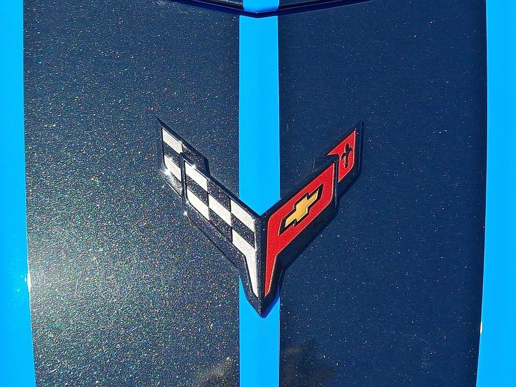 Used 2020 Chevrolet Corvette Stingray Preferred Cpe w/ 2LT Preferred Equipment Group RWD image 32