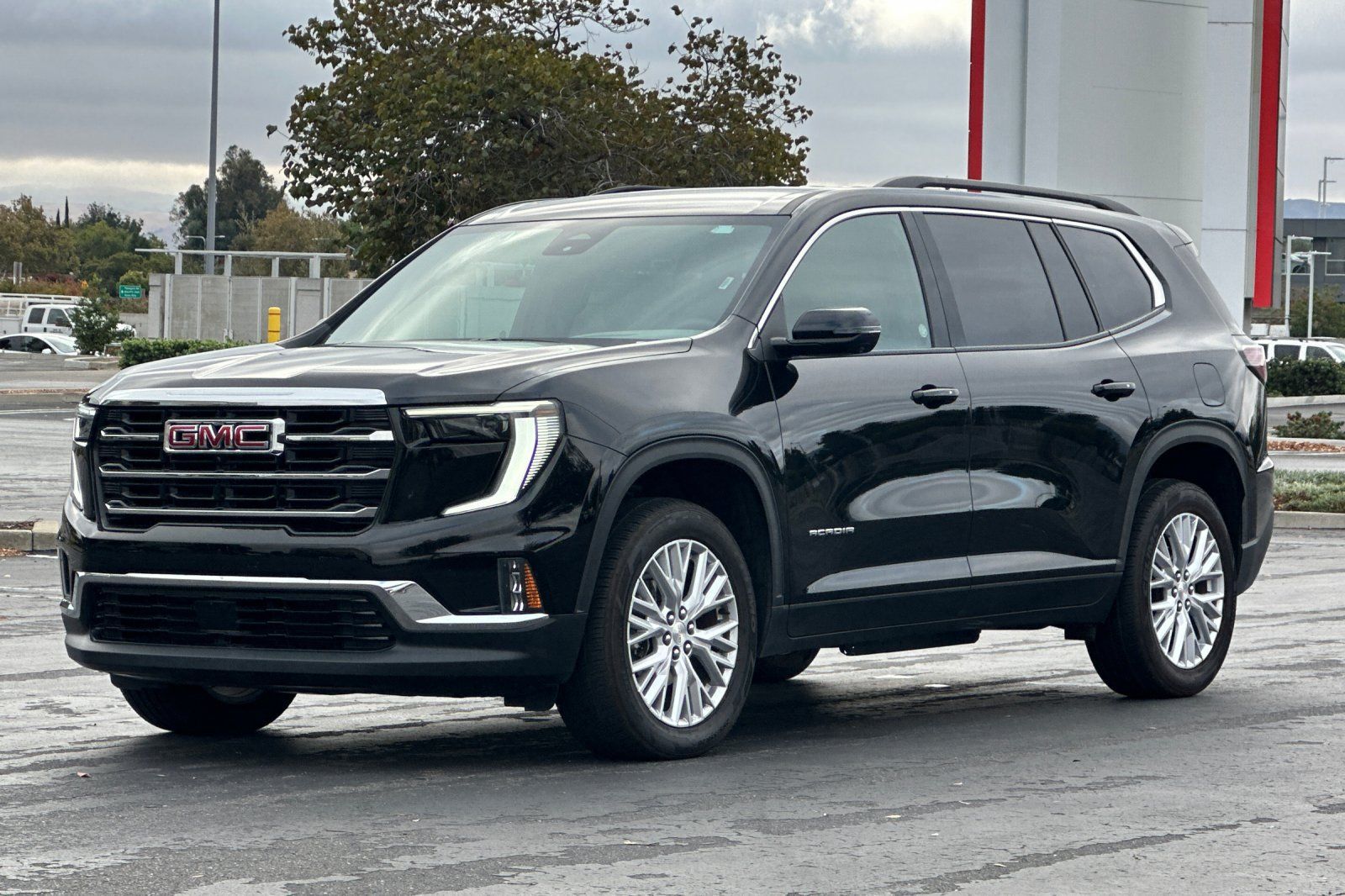 Used 2026 GMC Acadia Elevation w/ Elevation Premium Package FWD image 8