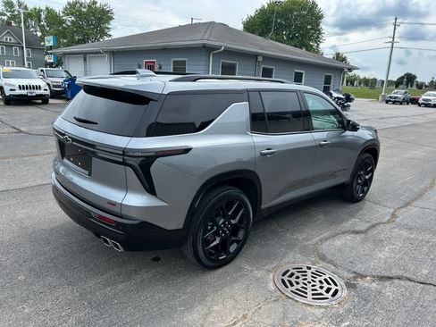 Used 2025 Chevrolet Traverse RS w/ LPO, Floor Liner Package AWD/4WD image 7