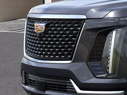 New 2026 Cadillac Escalade ESV Luxury w/ Touring Package AWD/4WD image 13