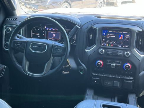 Used 2022 GMC Sierra 1500 Denali w/ Denali Premium Package image 19