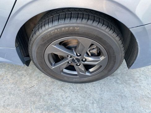 Used 2022 Kia K5 LXS image 7