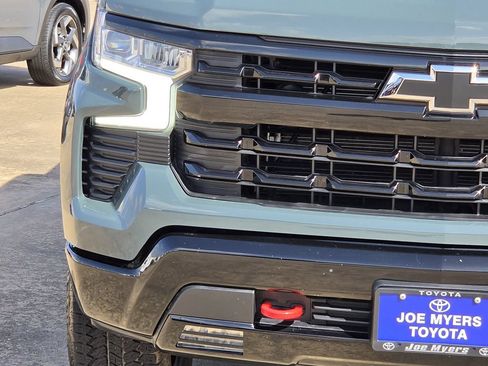 Used 2025 Chevrolet Silverado 1500 LT Trail Boss w/ Convenience Package II AWD/4WD image 5