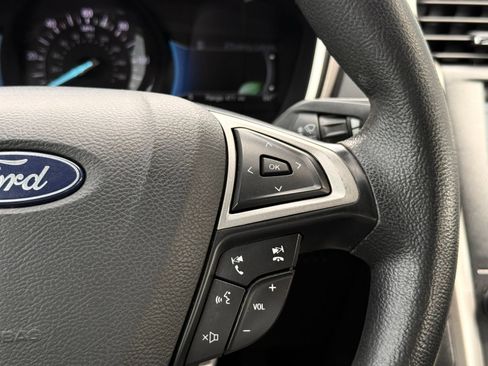 Used 2019 Ford Fusion SE FWD image 27