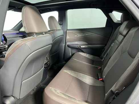 Used 2025 Lexus RX 450h AWD w/ Convenience Package image 29