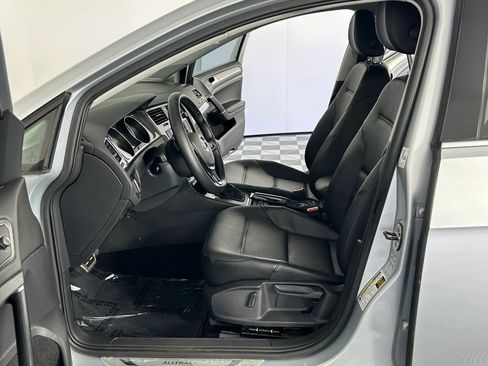 Used 2017 Volkswagen Golf Alltrack SE image 24