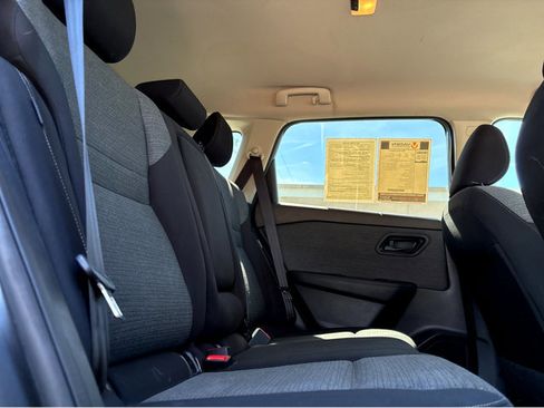 Certified 2021 Nissan Rogue S image 18